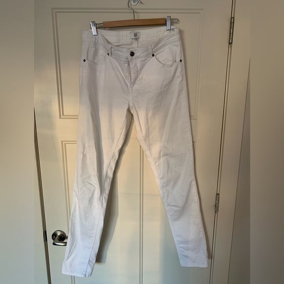 Noa Noa white skinny jeans with long inseam. Size 30, mid rise 32” inseam. - Picture 1 of 2